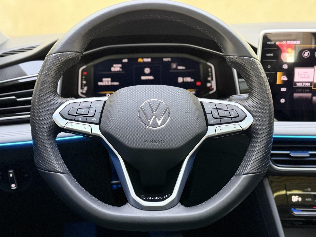 Volkswagen Tiguan L 2023
