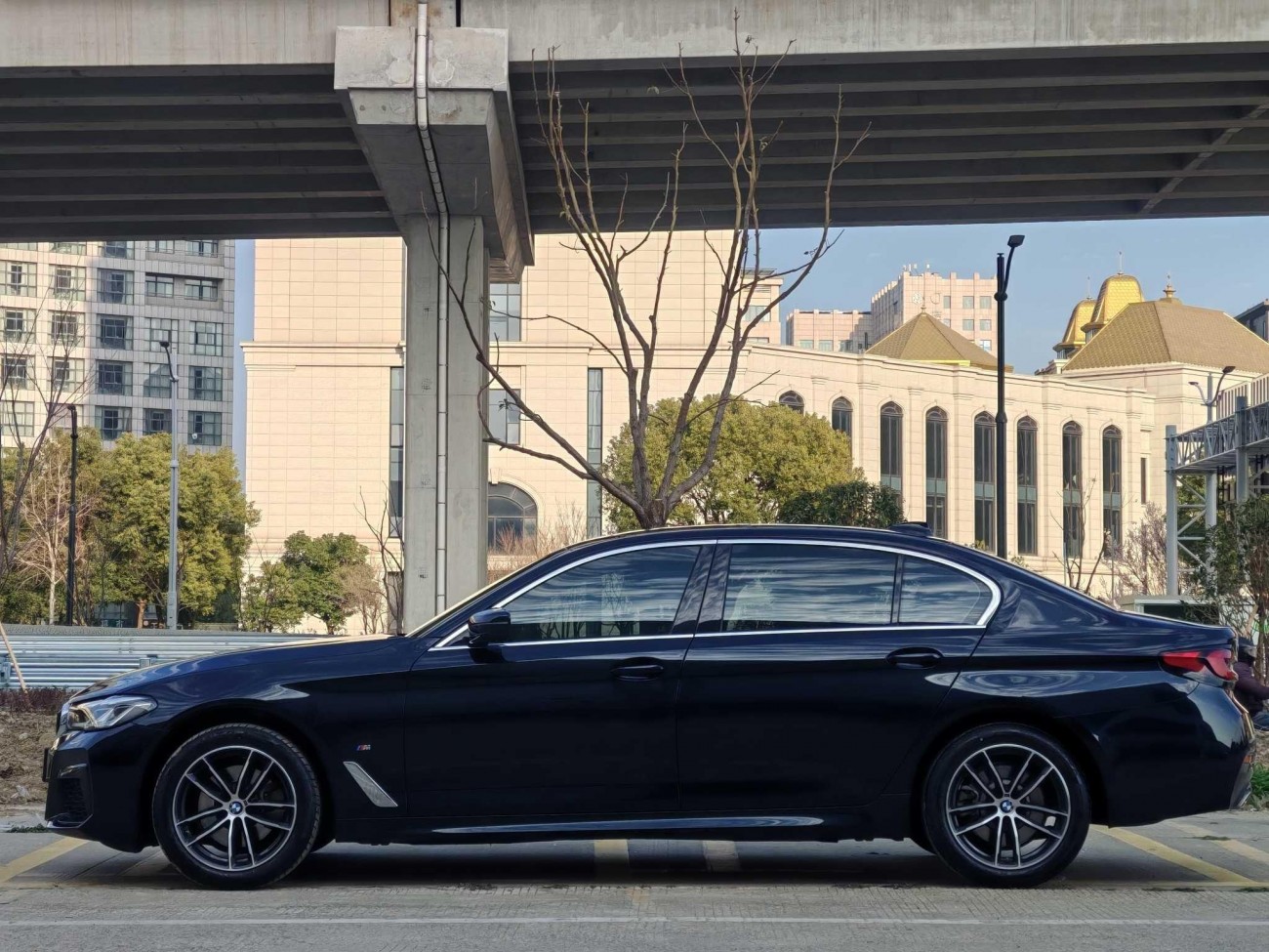 BMW 525Li 2023
