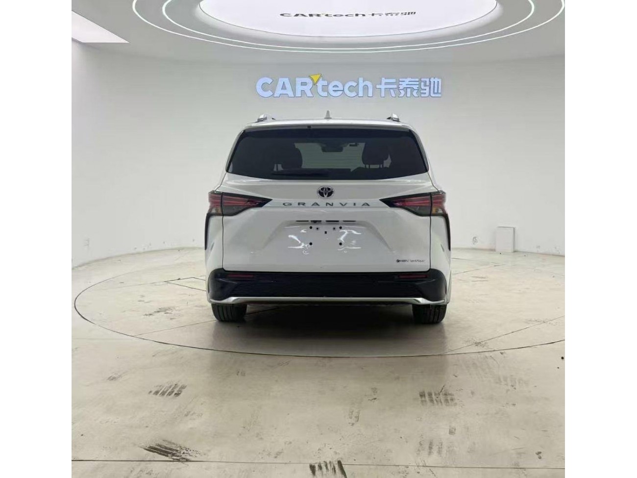 Toyota Granvia 2025