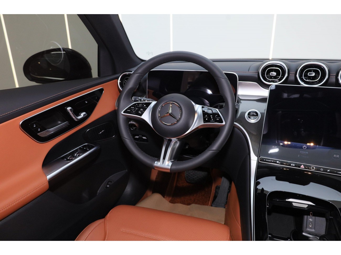 Mercedes-Benz GLC 260 L 2025