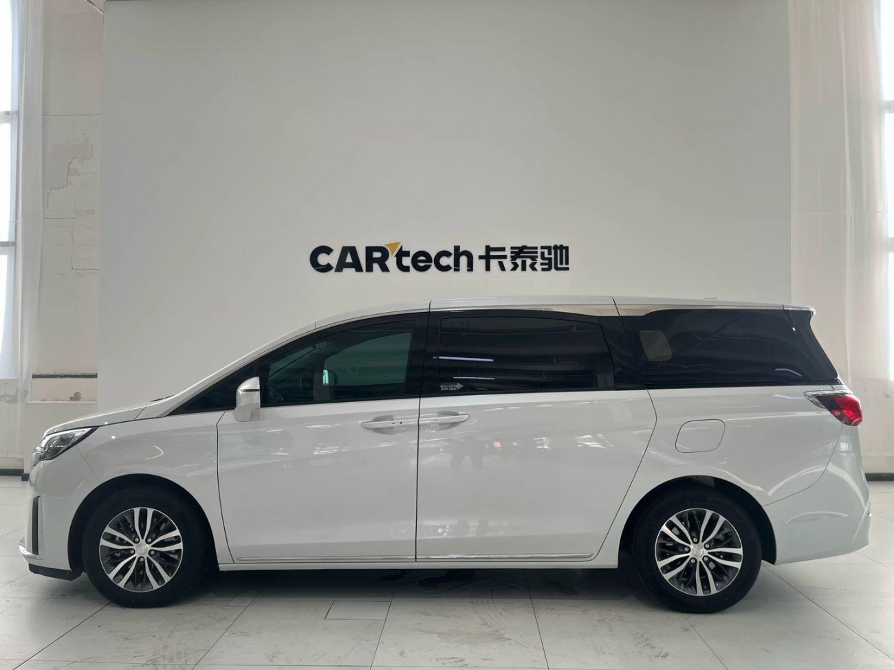 Buick GL8 2024