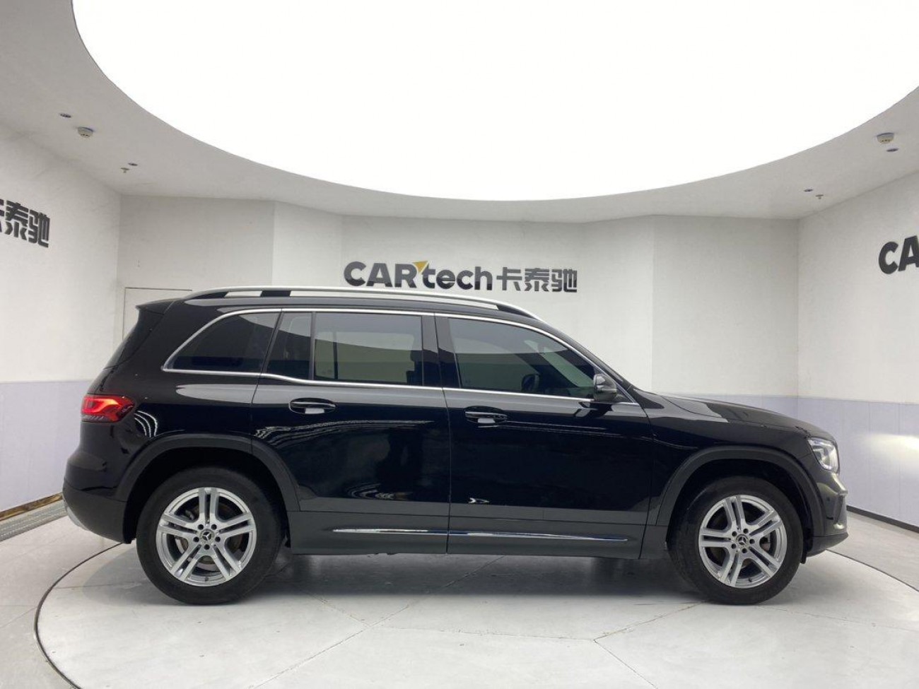 Mercedes-Benz GLB 2023