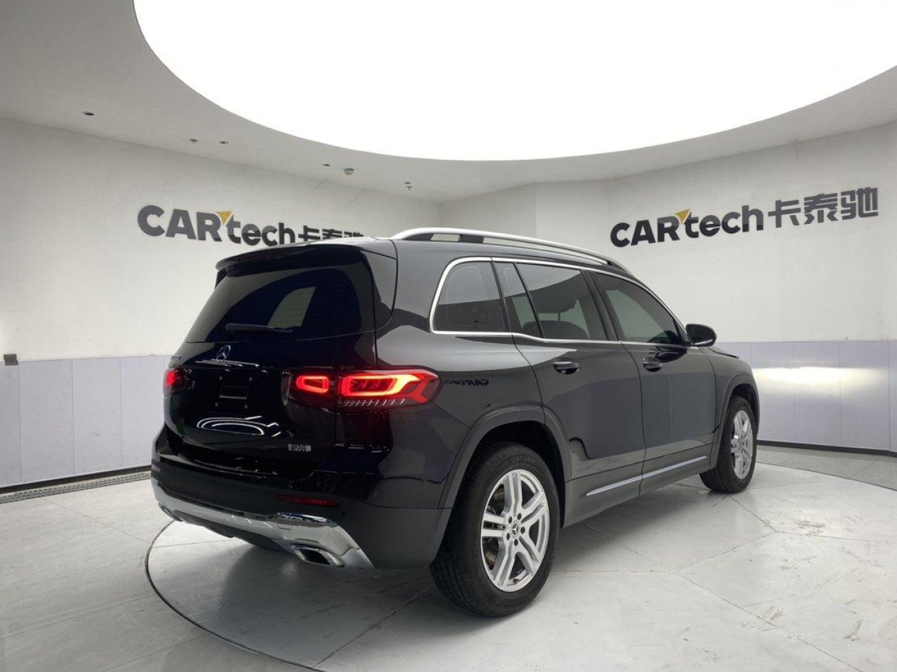 Mercedes-Benz GLB 2023