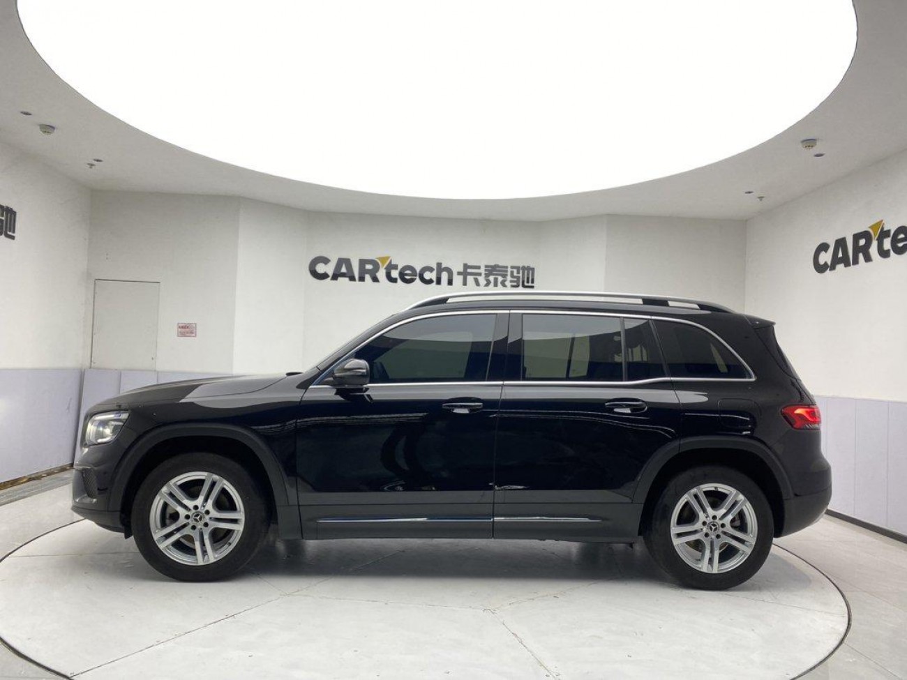 Mercedes-Benz GLB 2023