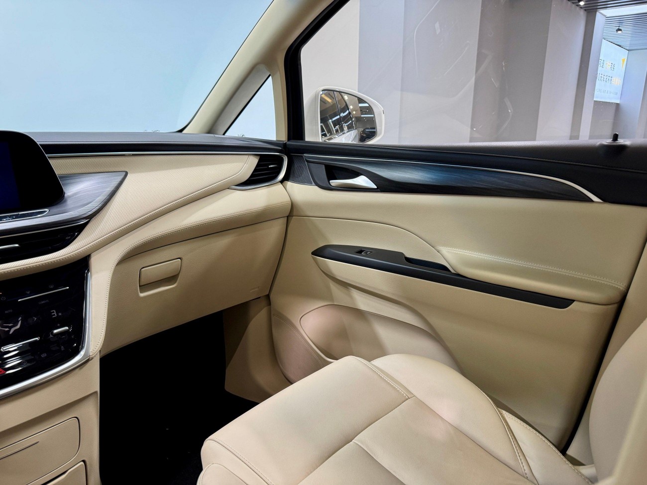 Buick GL8 2023