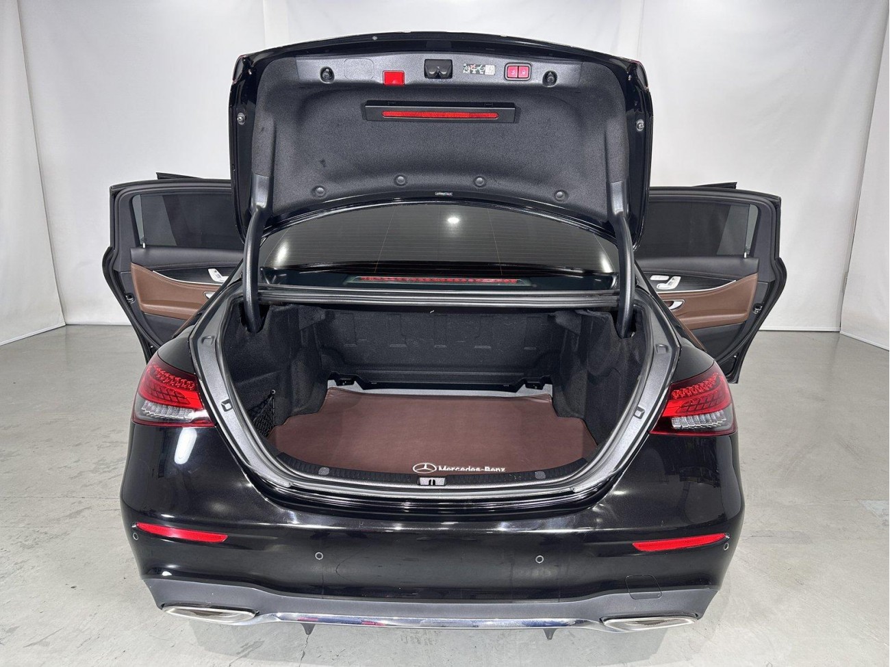 Mercedes-Benz E 300 L 2023