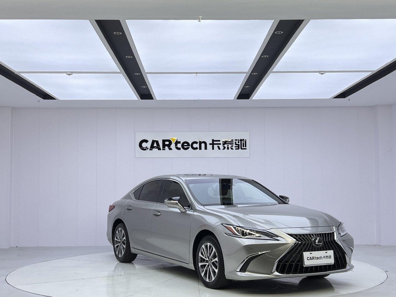 Lexus ES 200 2022