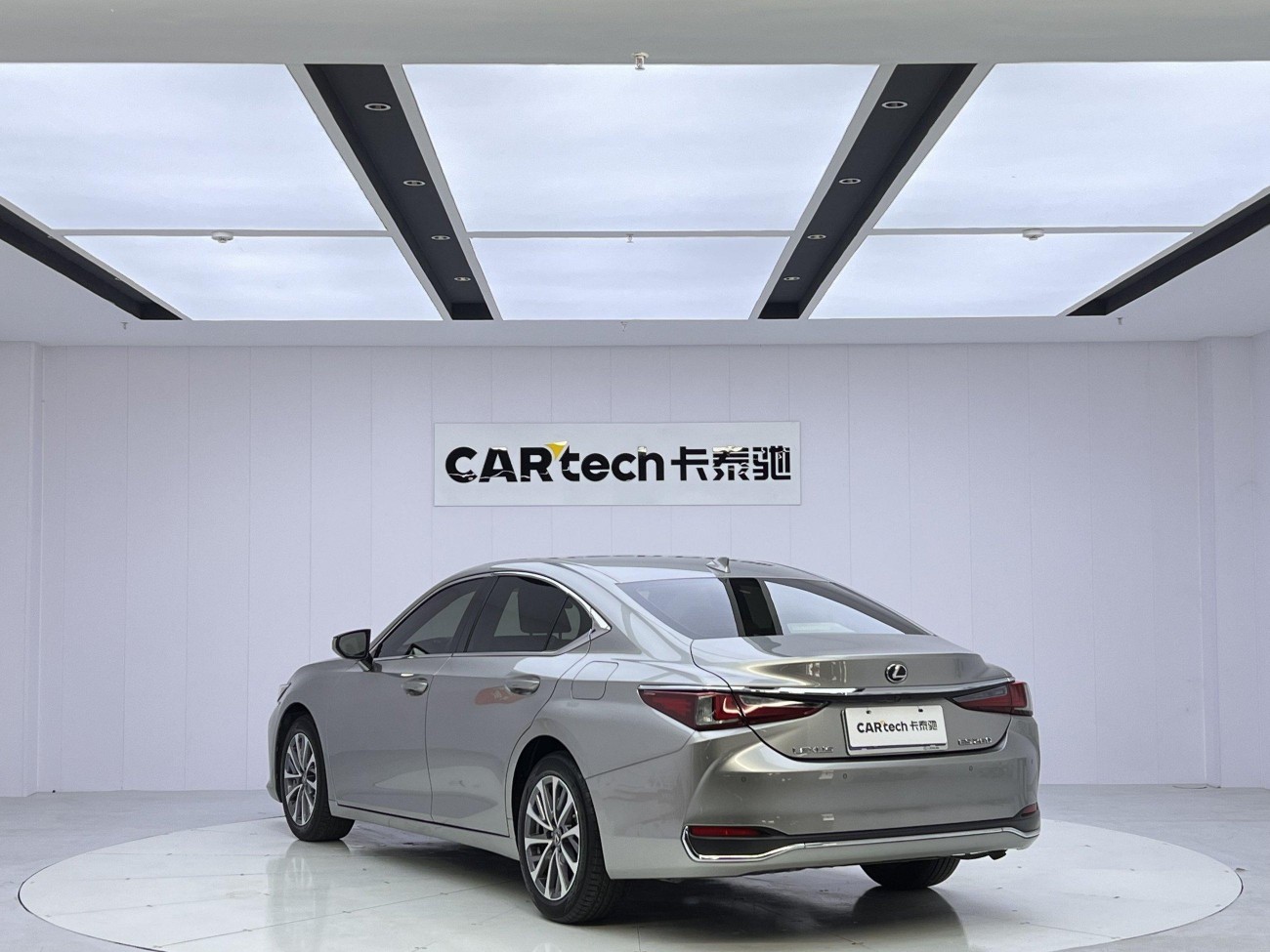 Lexus ES 200 2022