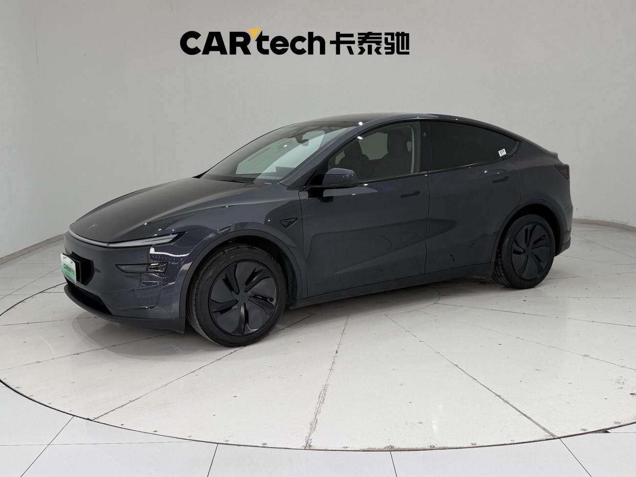 Tesla Model Y 2025