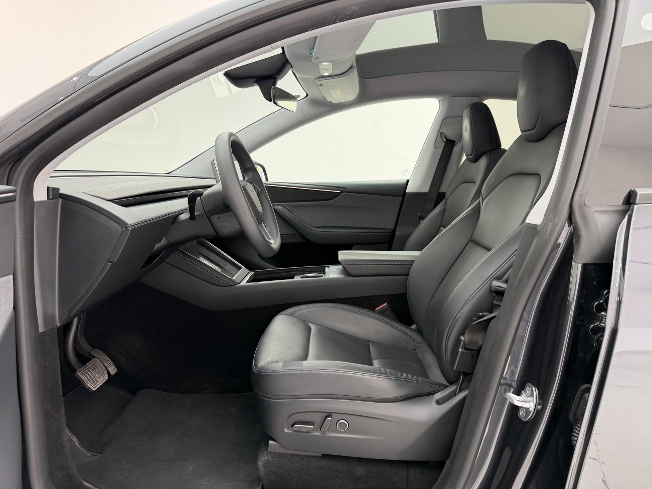 Tesla Model Y 2025