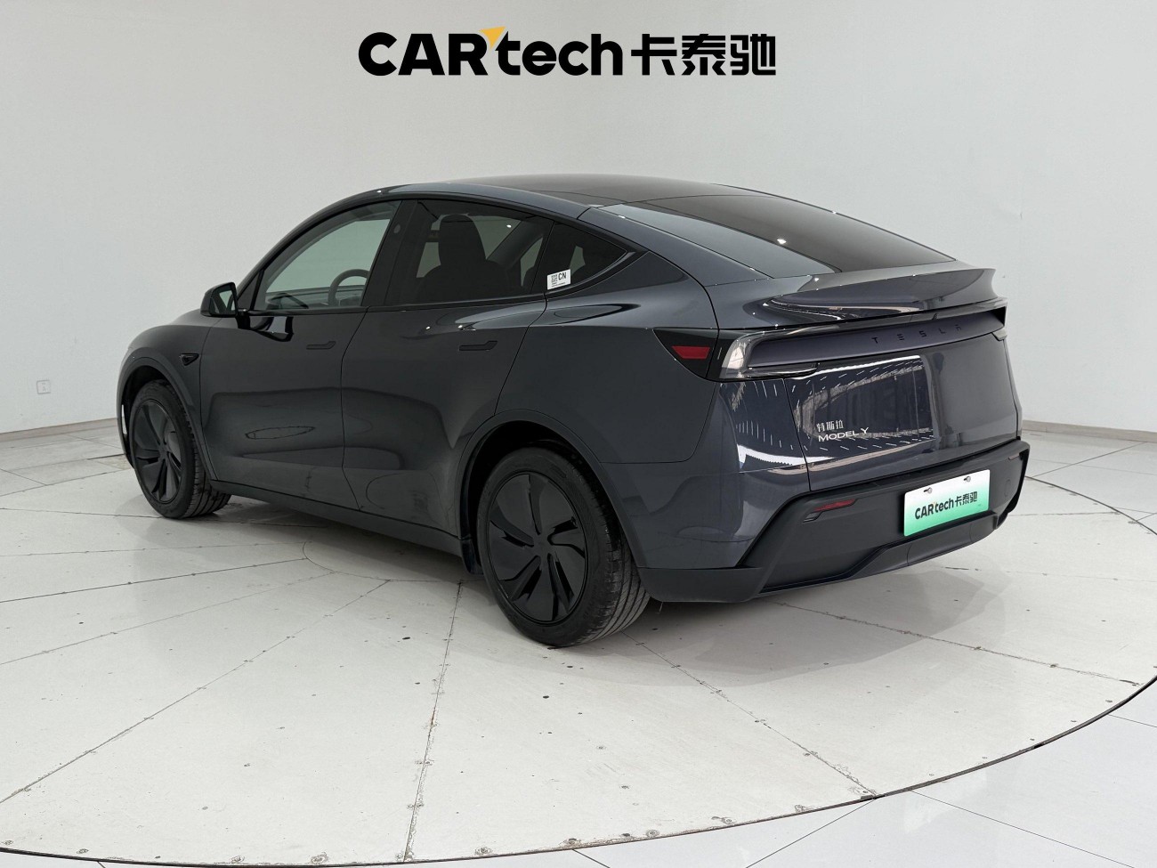 Tesla Model Y 2025