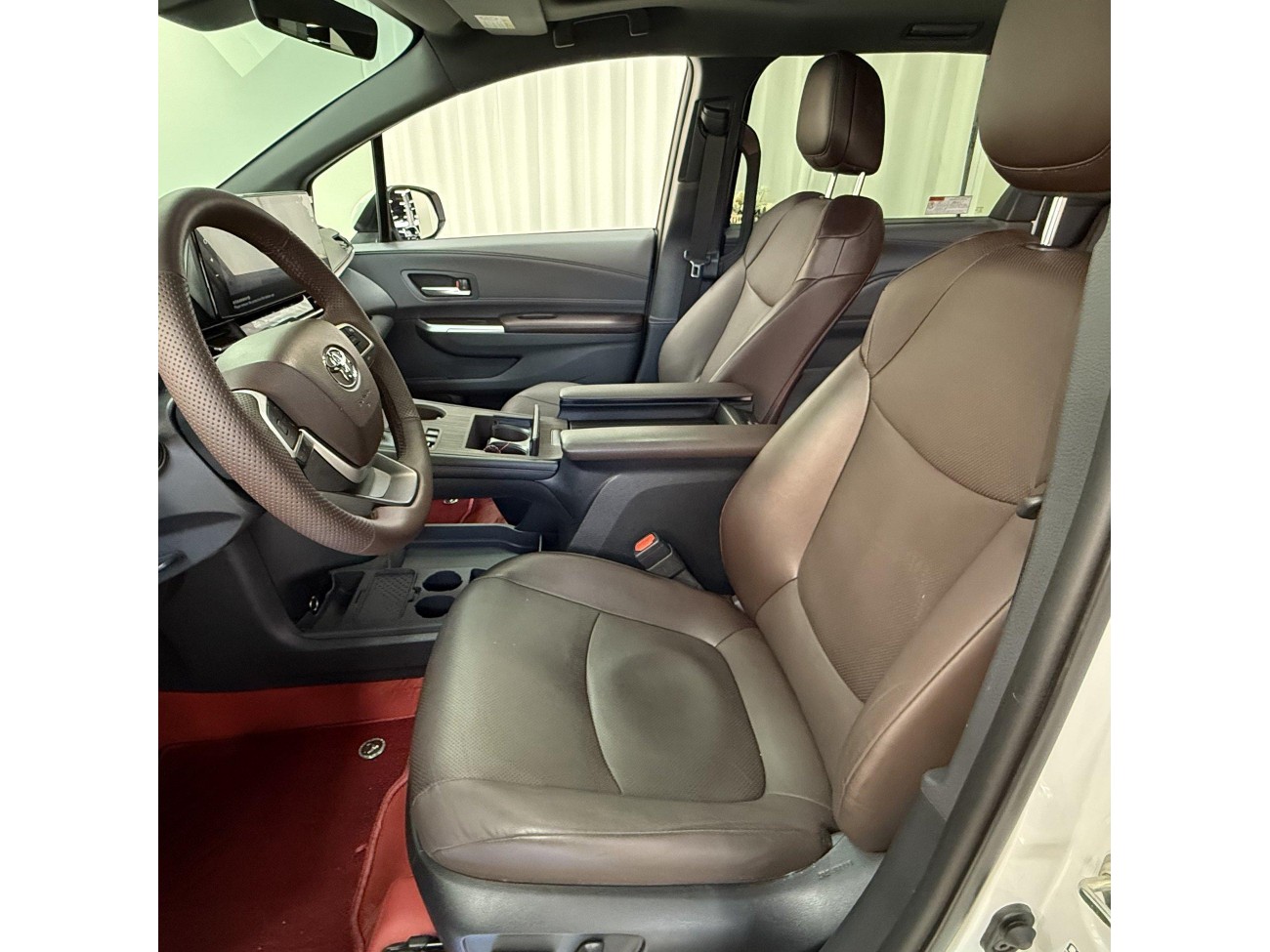Toyota Granvia 2025