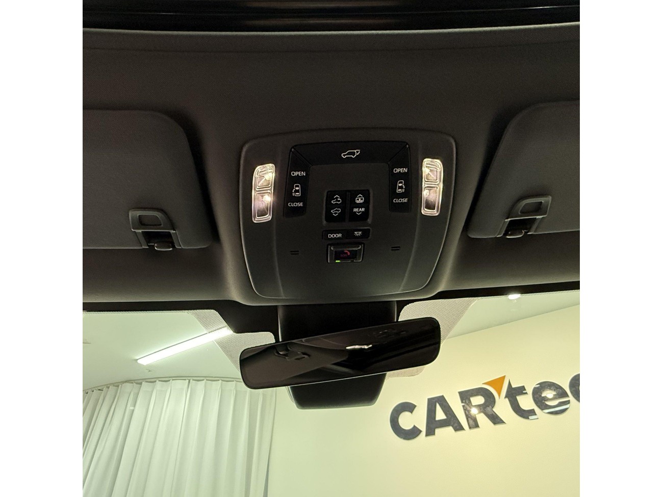 Toyota Granvia 2025