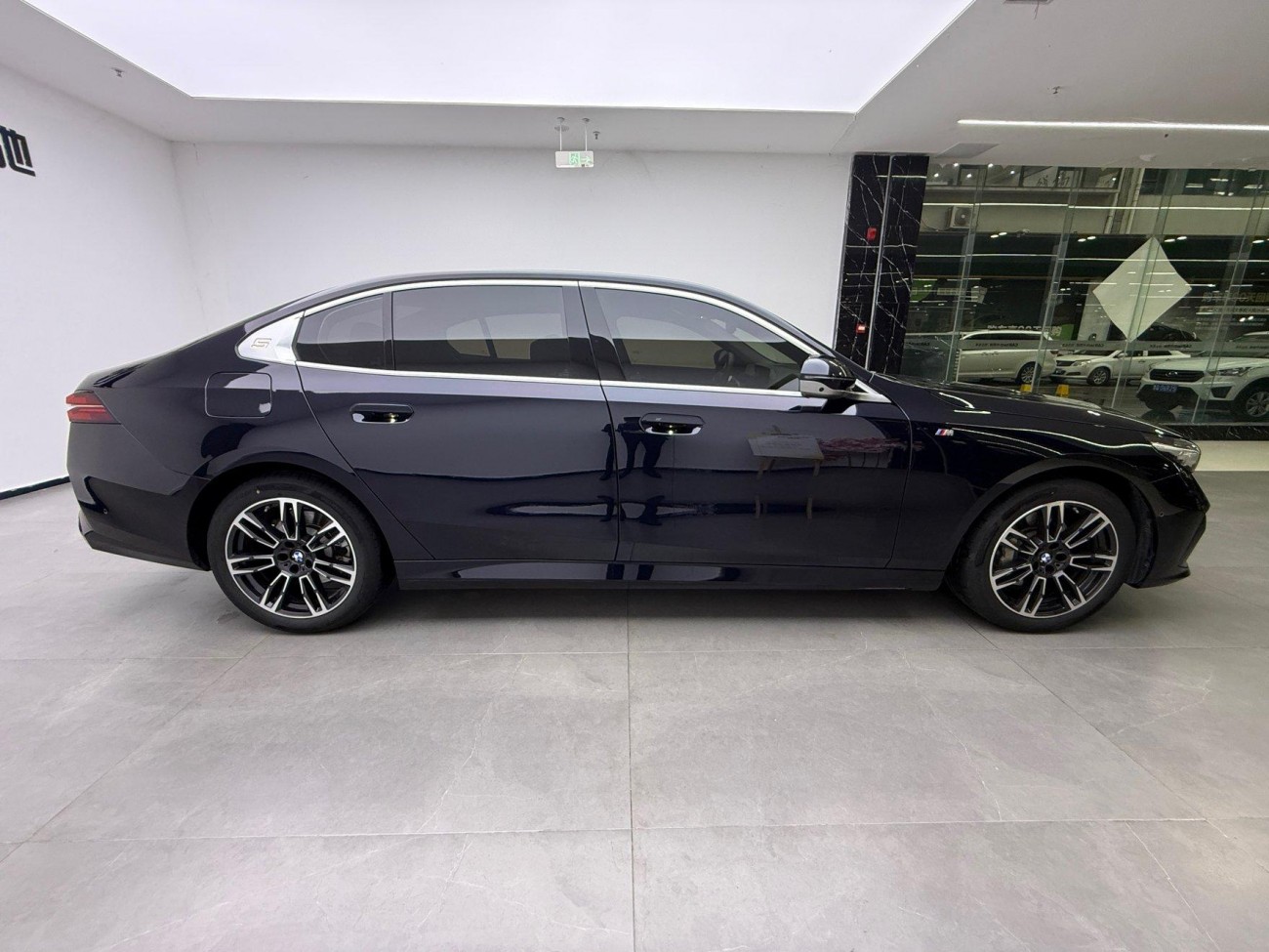 BMW 530Li 2025