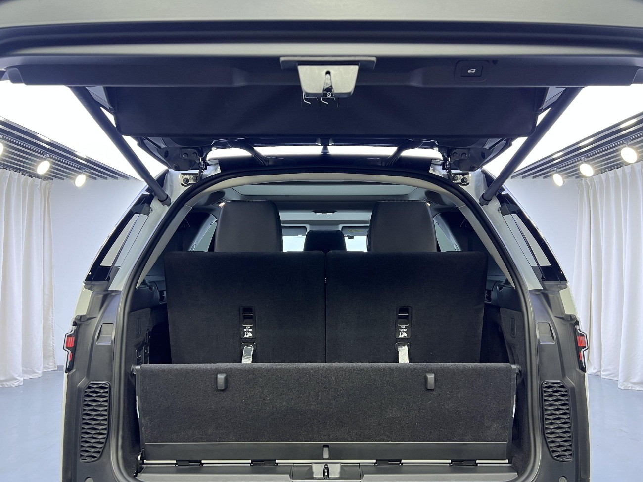 Land Rover Discovery 2024
