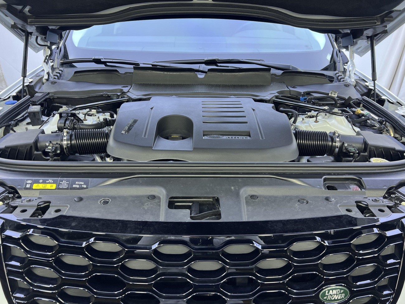 Land Rover Discovery 2024