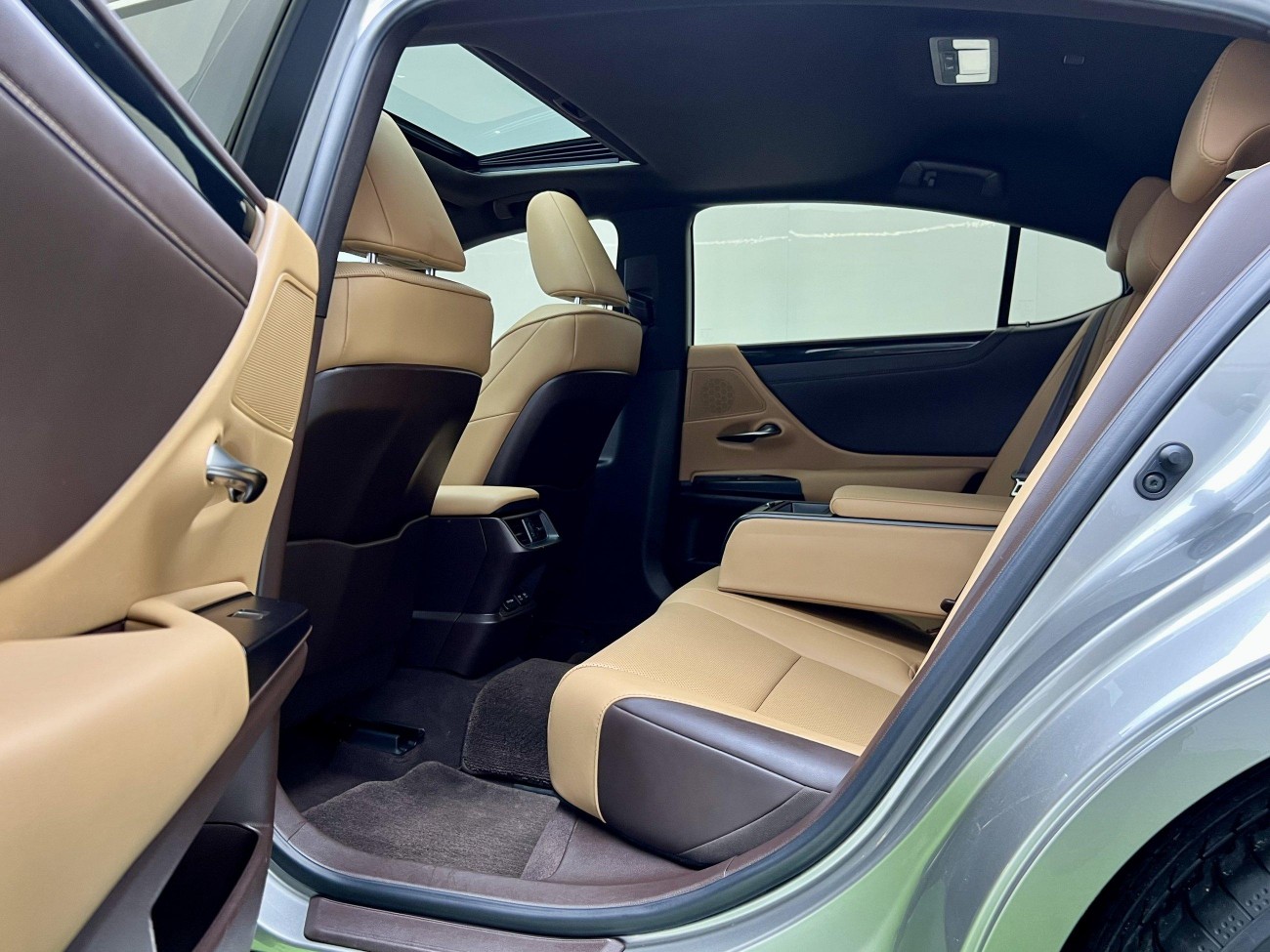Lexus ES 200 2021