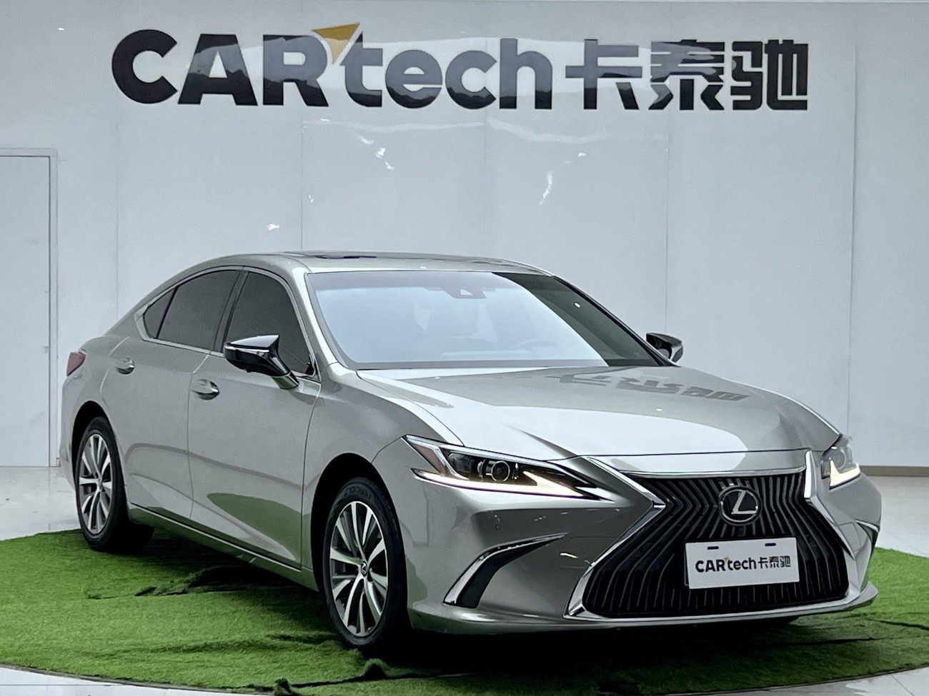 Lexus ES 200 2021