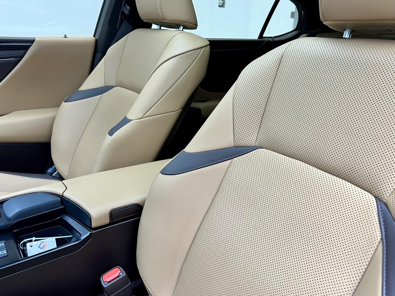 Lexus ES 200 2021