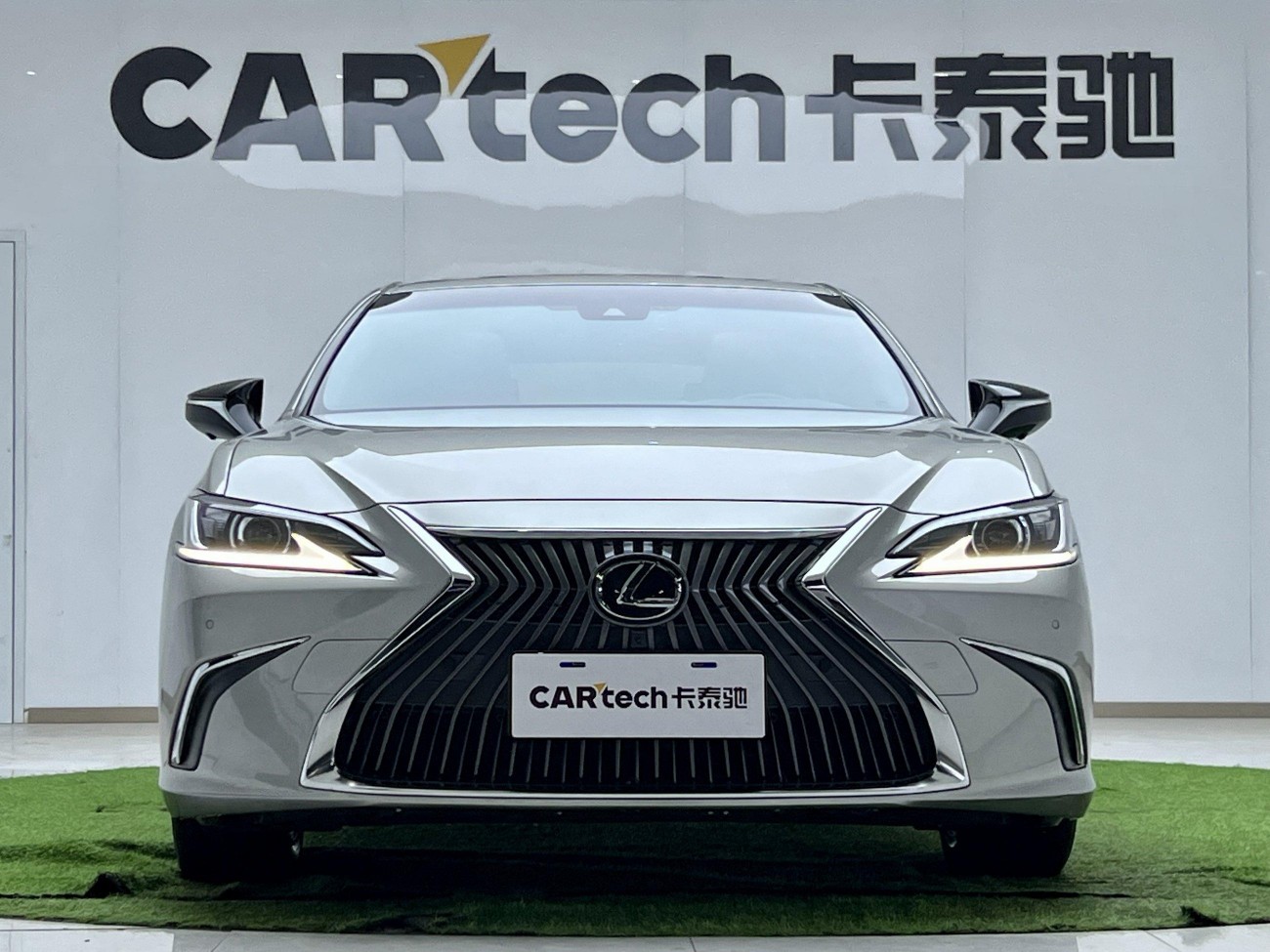 Lexus ES 200 2021