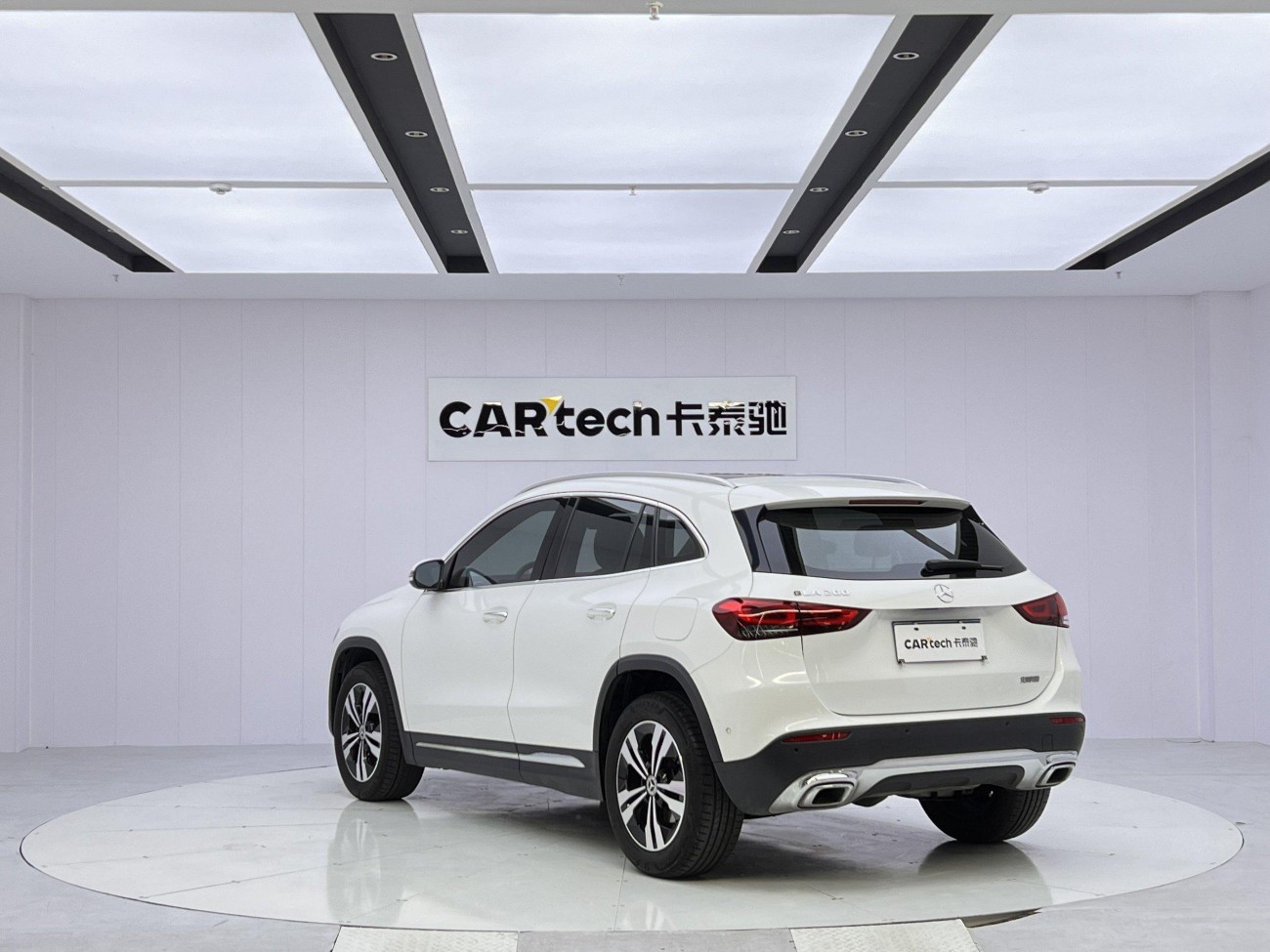 Mercedes-Benz GLA 200 2021