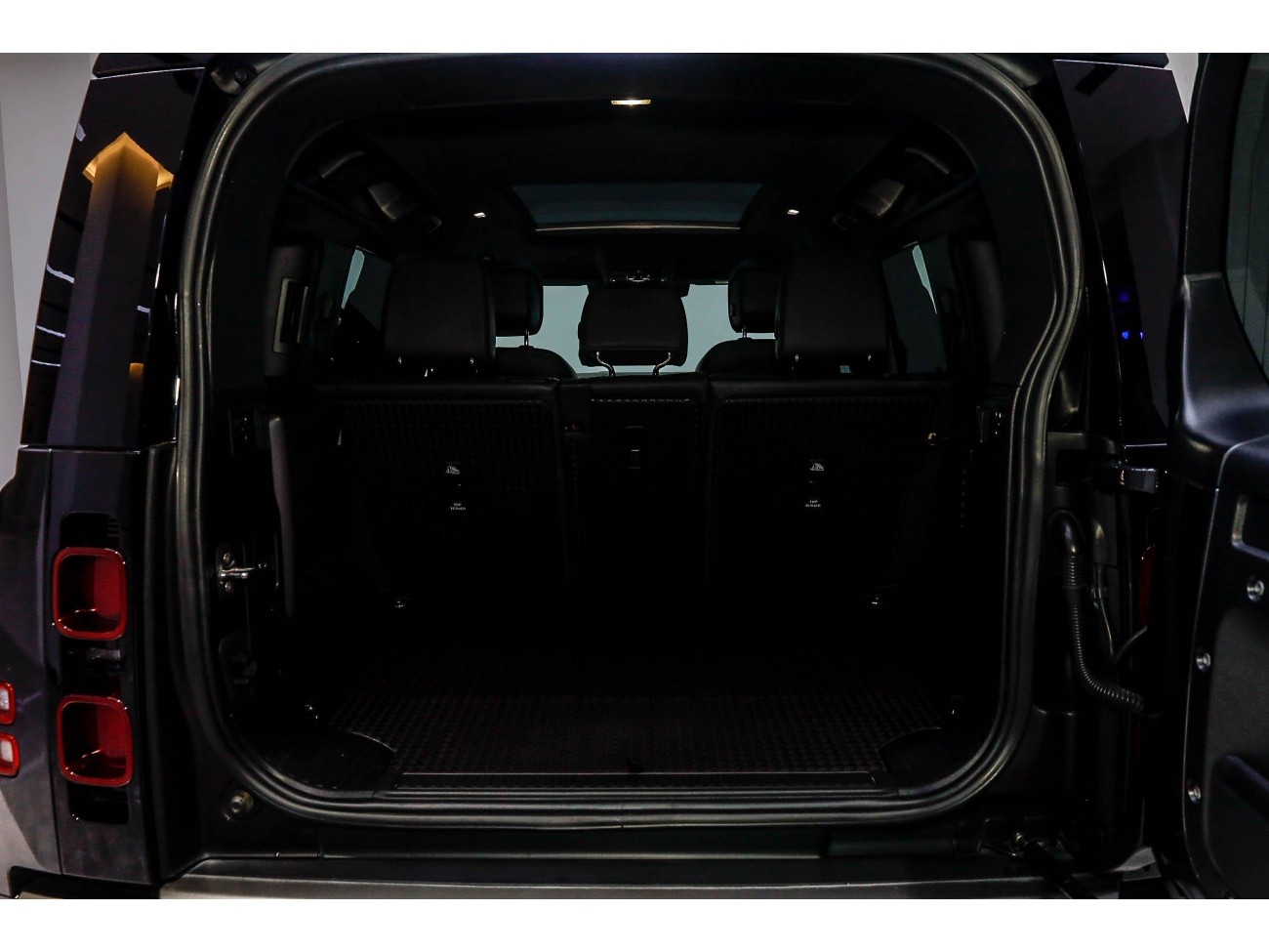 Land Rover Defender 2024
