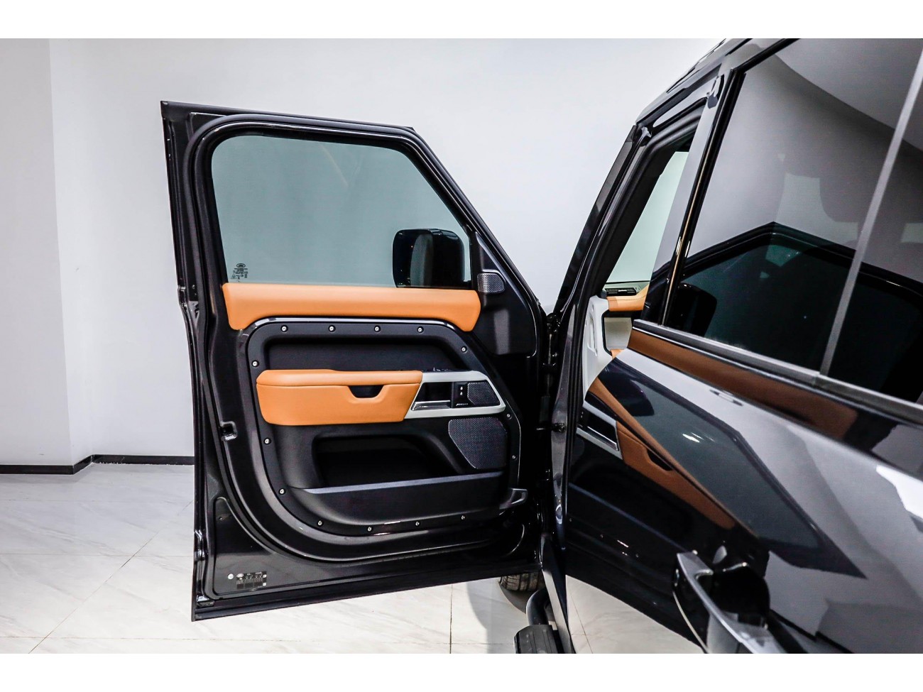 Land Rover Defender 2024