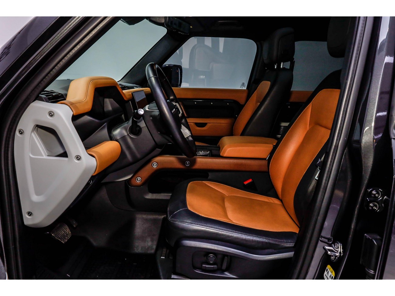 Land Rover Defender 2024