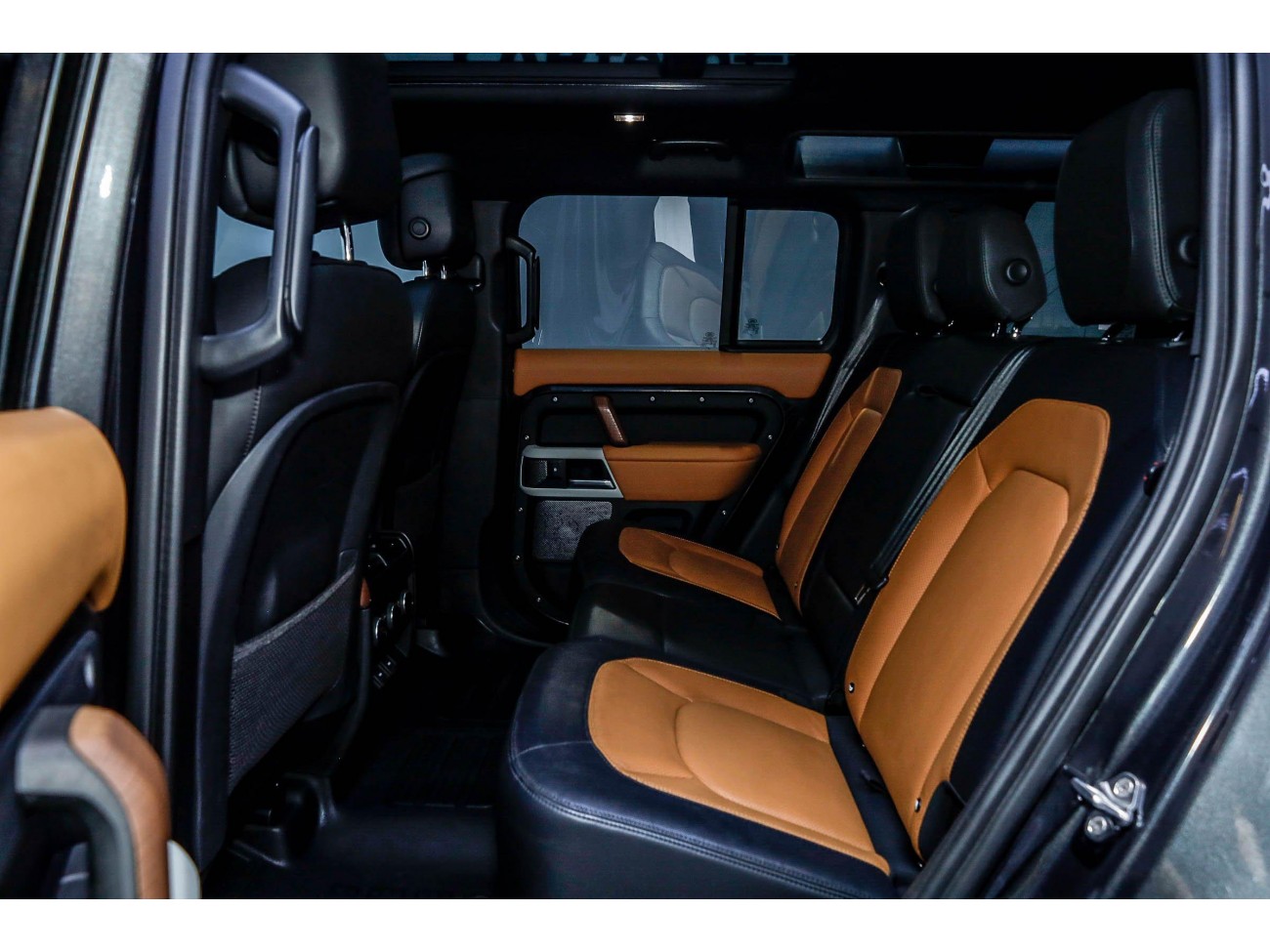 Land Rover Defender 2024