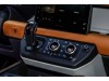 Land Rover Defender 2024