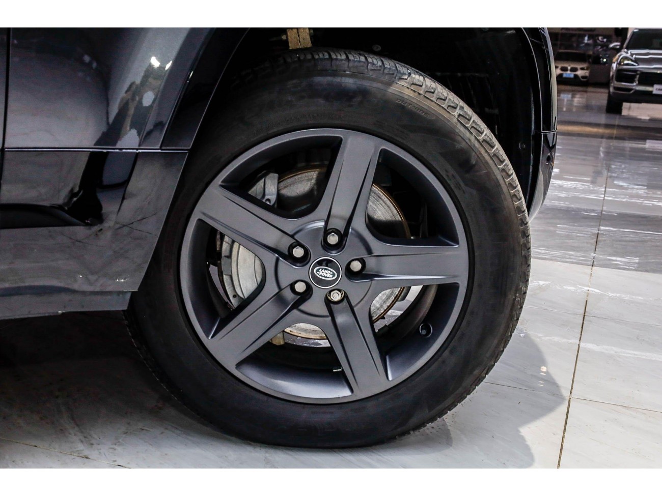 Land Rover Defender 2024