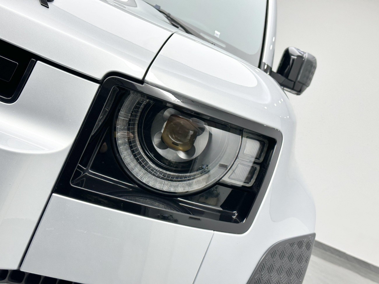 Land Rover Defender 2021