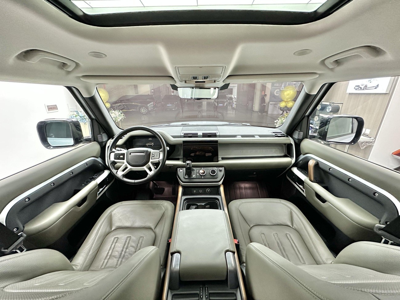 Land Rover Defender 2021