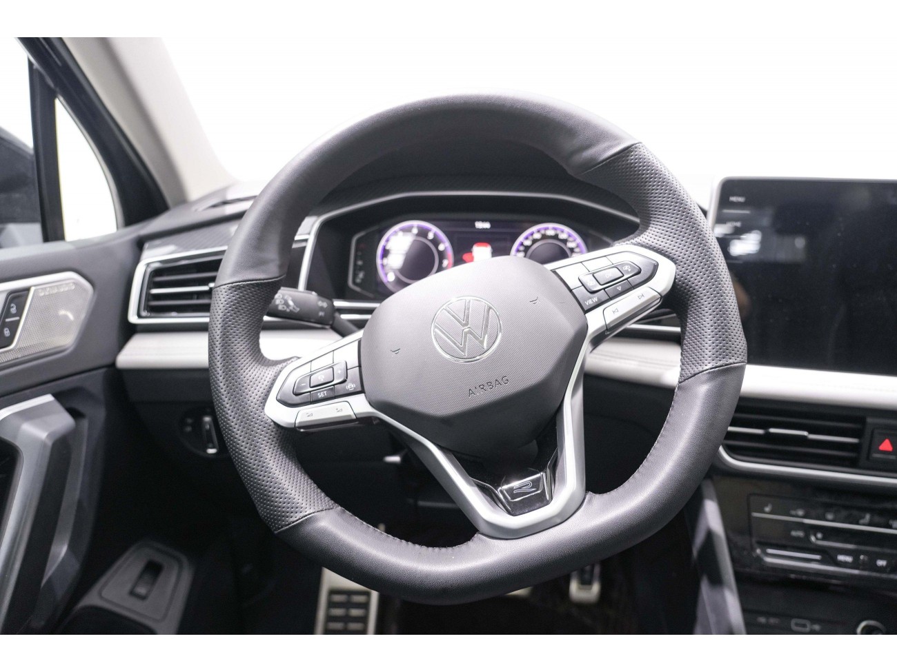 Volkswagen Tiguan L 2024
