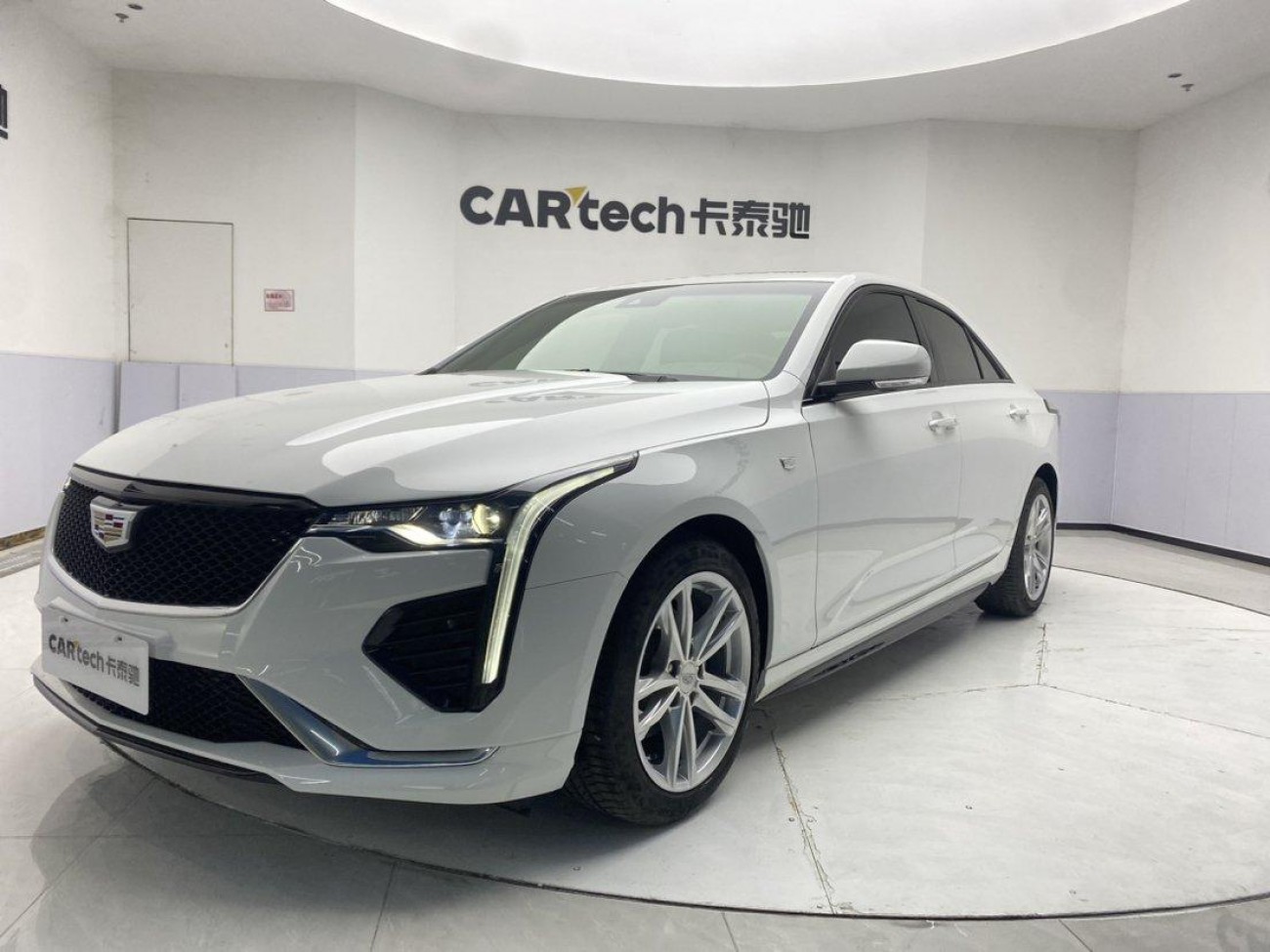 Cadillac CT4 2022