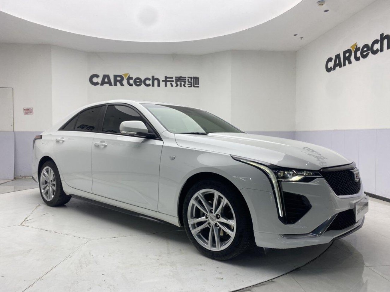 Cadillac CT4 2022