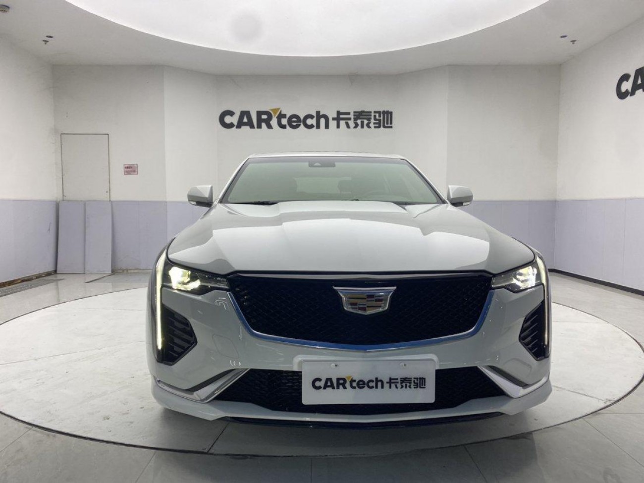 Cadillac CT4 2022