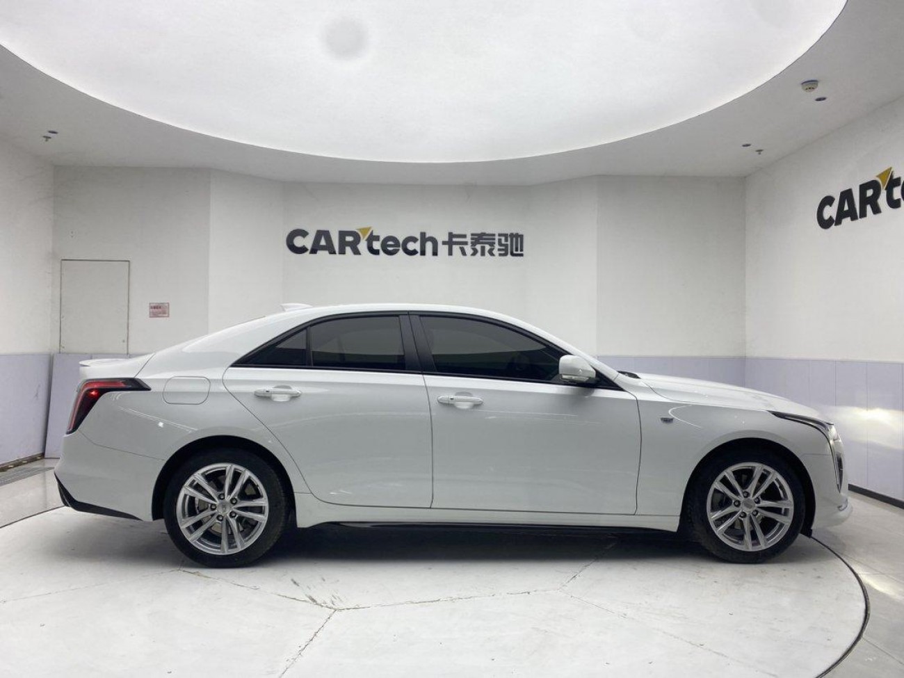 Cadillac CT4 2022