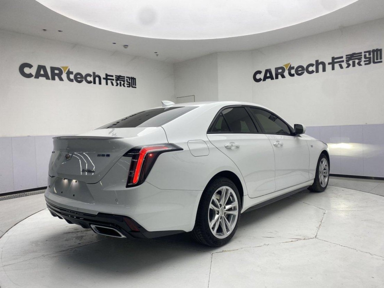 Cadillac CT4 2022