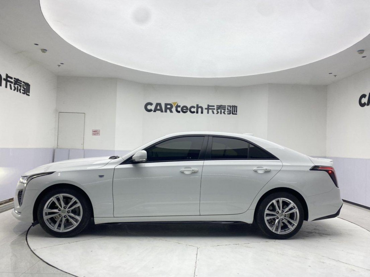 Cadillac CT4 2022
