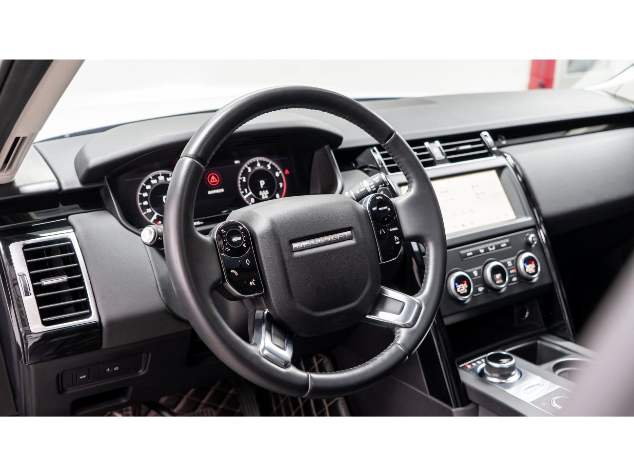 Land Rover Discovery 2020