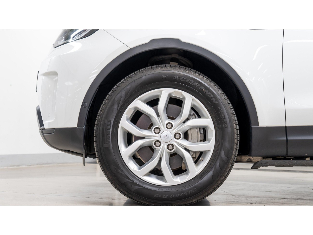 Land Rover Discovery 2020