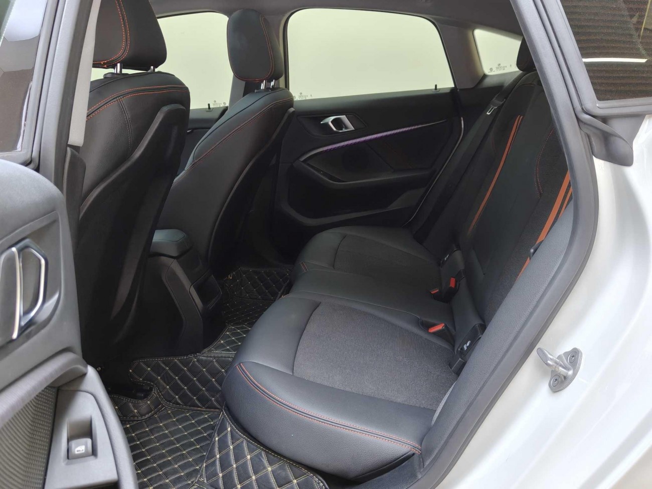BMW 225i 2024