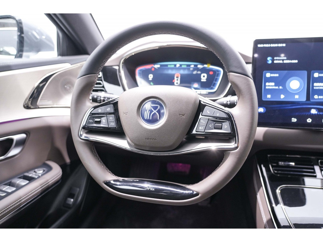 BYD Han 2024