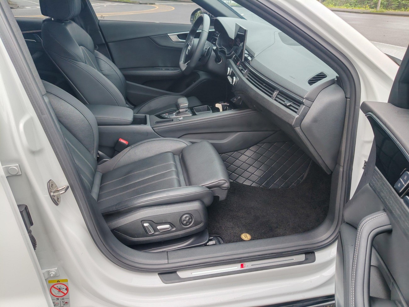 Audi A4L 40 TFSI 2023