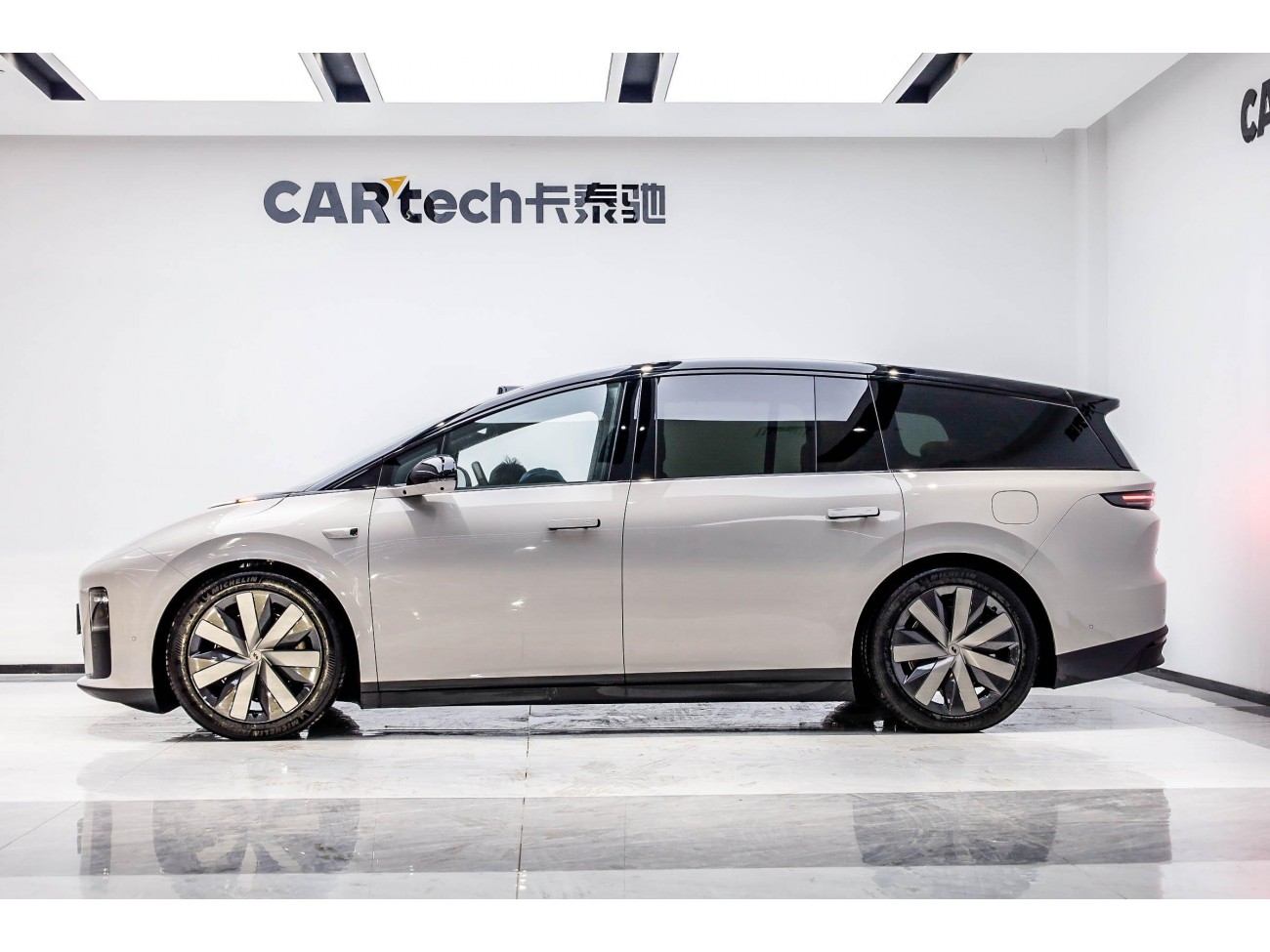 Li Auto i8 2025