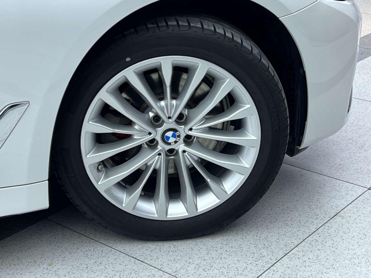 BMW 525Li 2021
