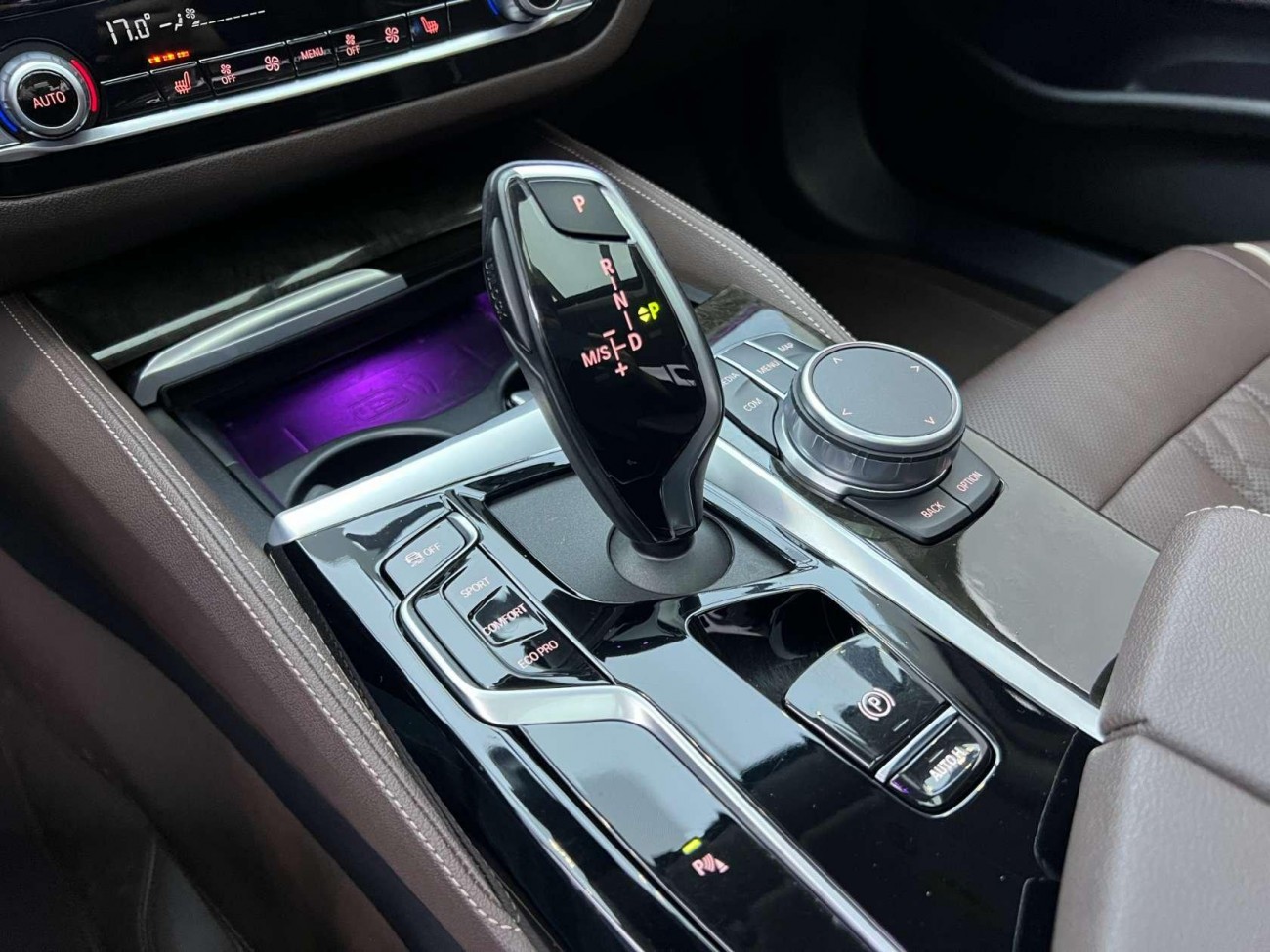 BMW 525Li 2021