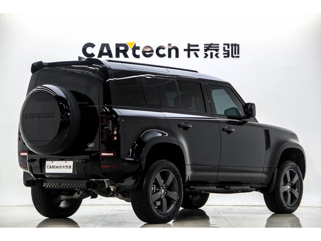 Land Rover Defender 2025
