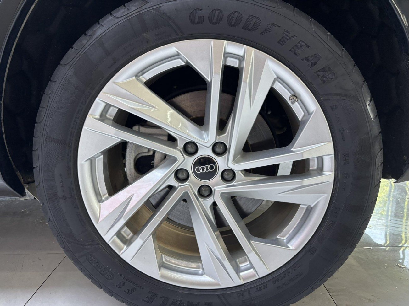 Audi Q7 45 TFSI 2023